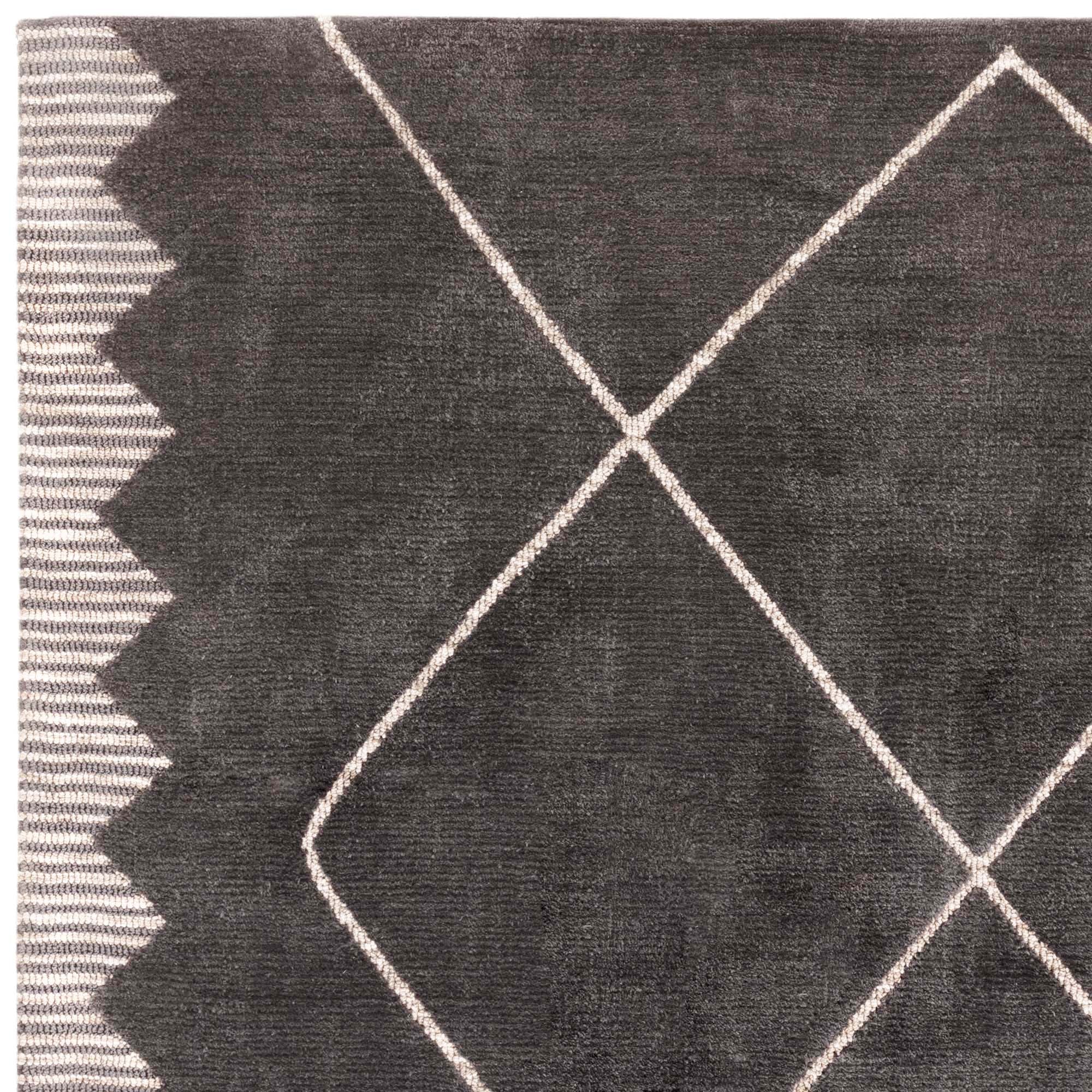 Mason Diamond Black Rug