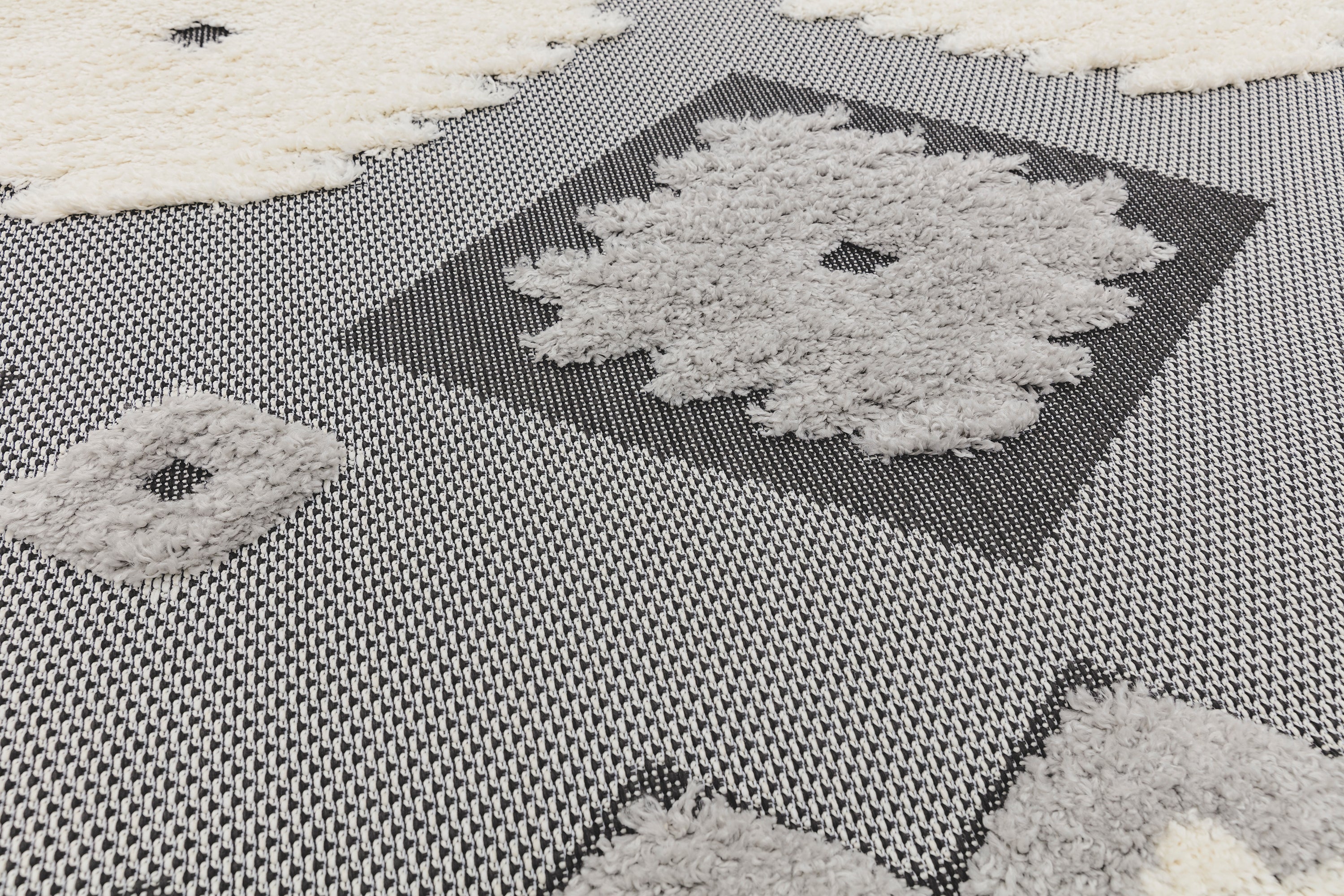 Monty MN01 Black / Cream Tribal Rug