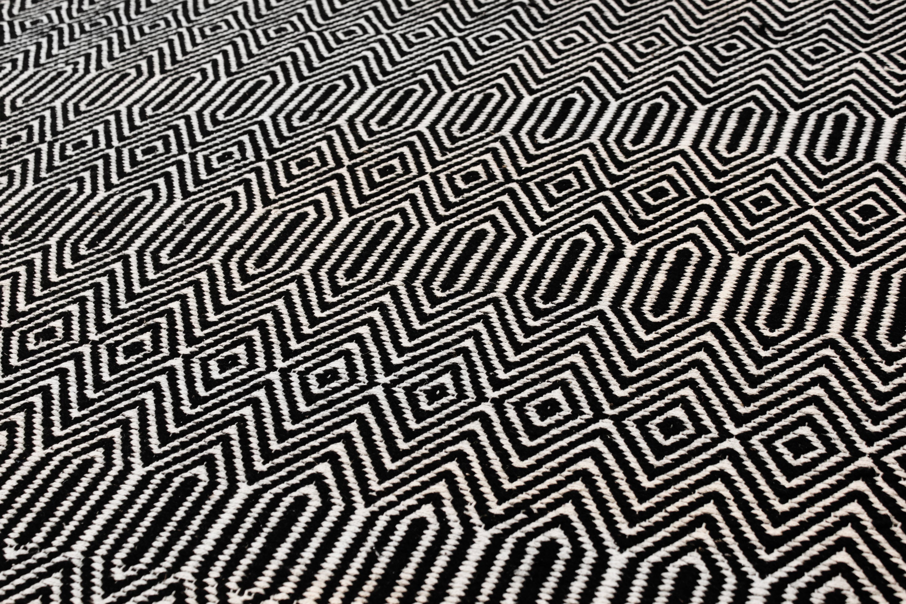 Sloan Black Rug