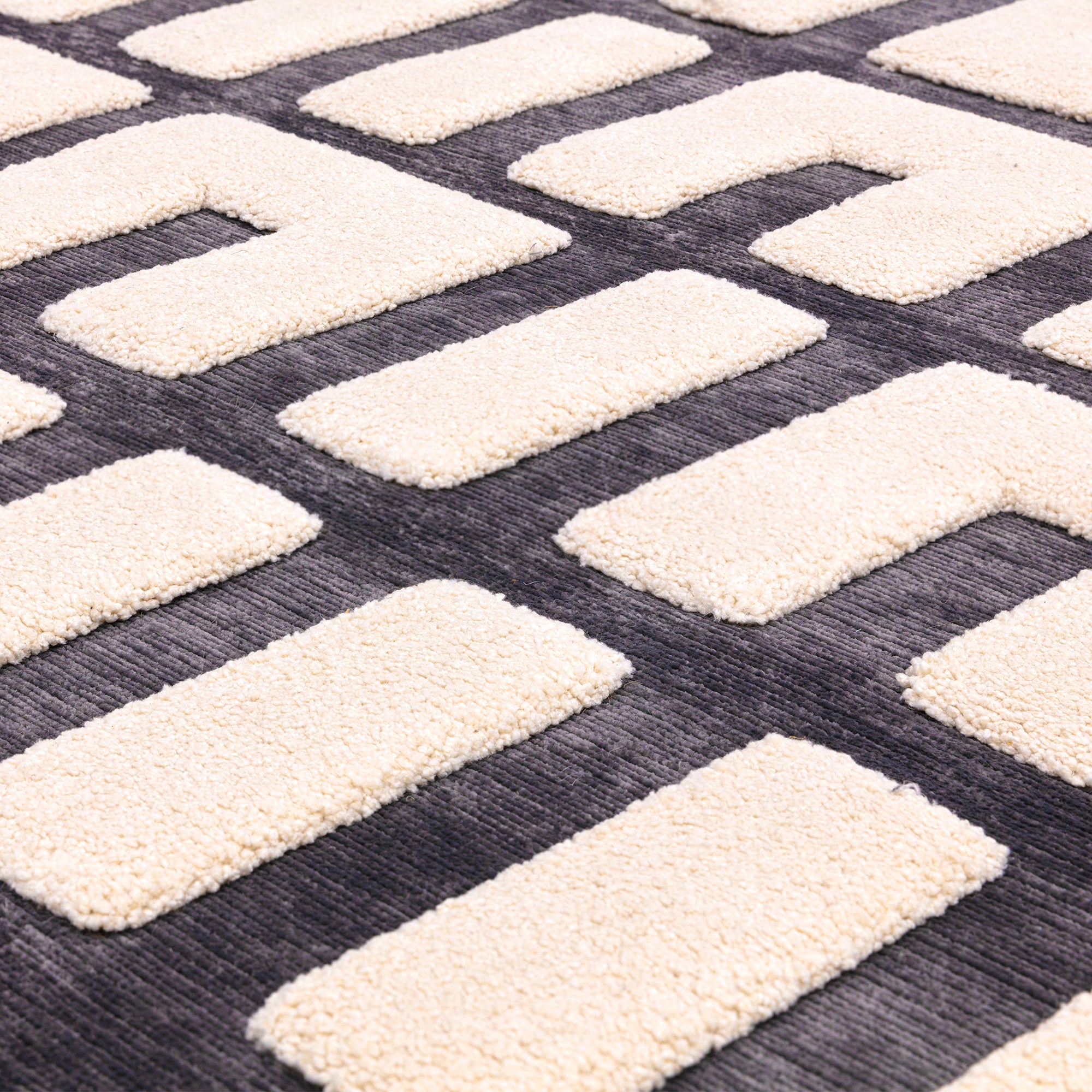 Valley 10 Charcoal / Ivory Juction Rug