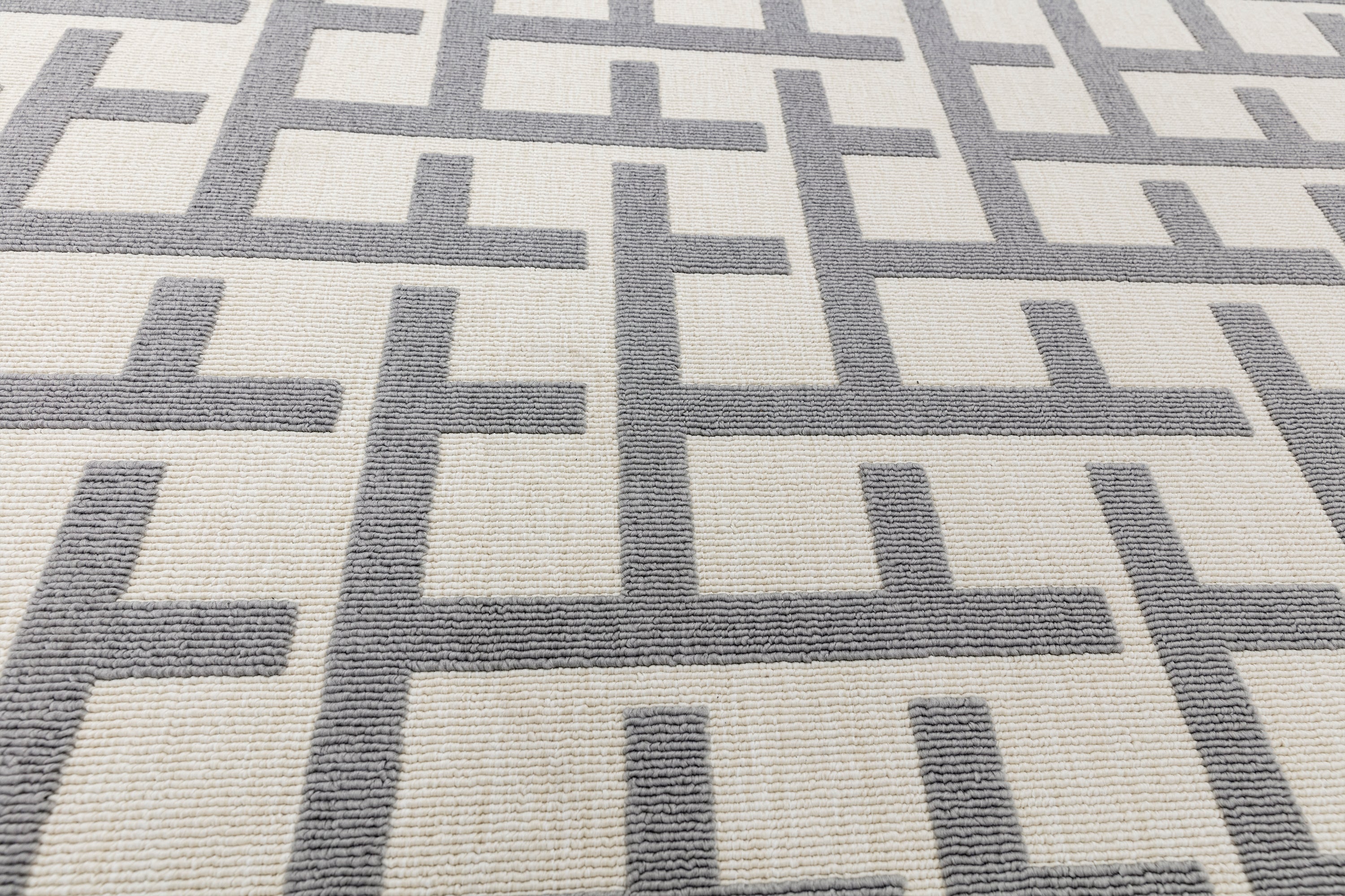 Antibes AN03 White / Grey Grid Rug