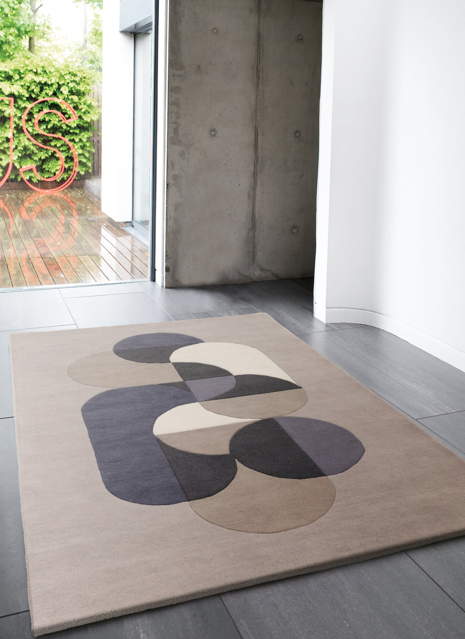 Matrix 92 Statement Light Grey and Silver Rug