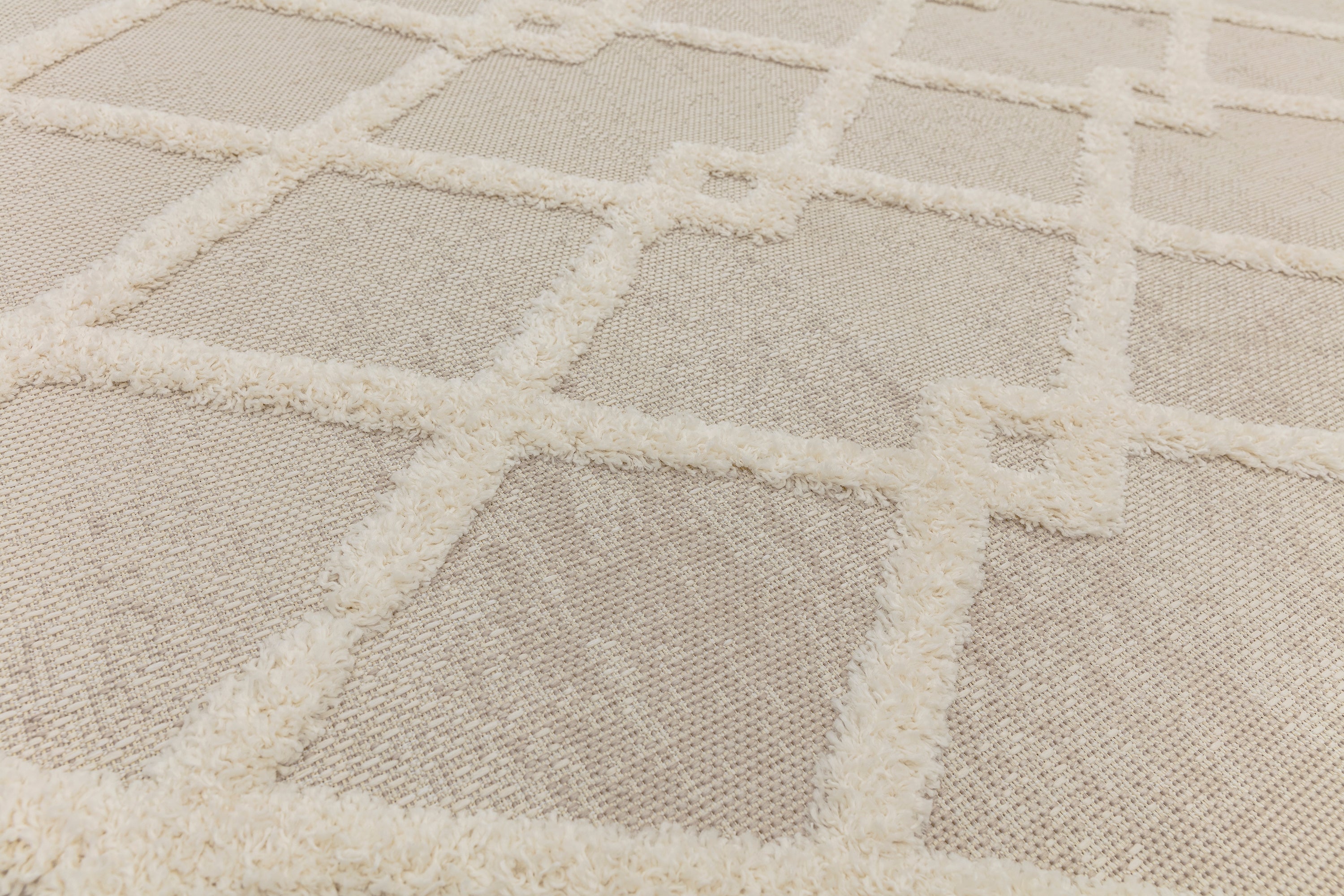 Monty MN07 Beige / Cream Diamond Rug