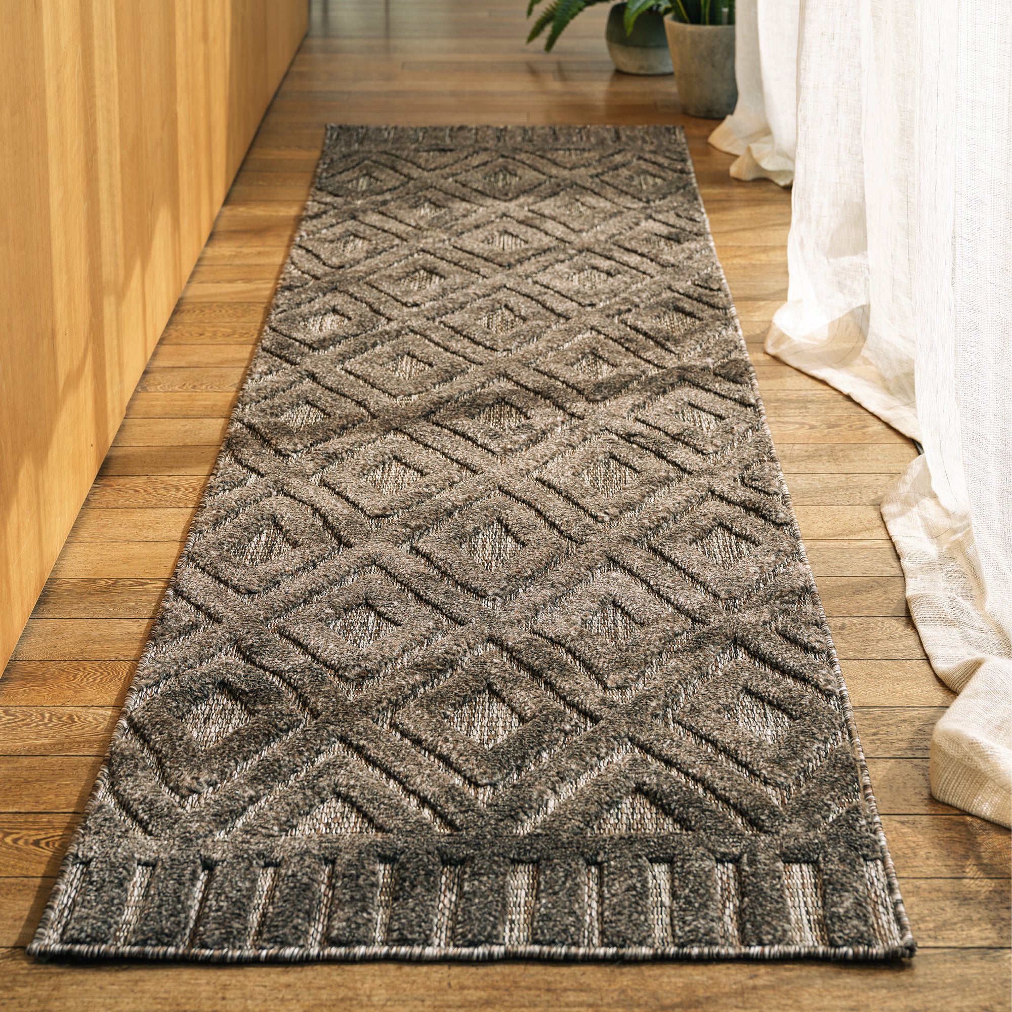 Salta SA02 Charcoal Diamond Rug