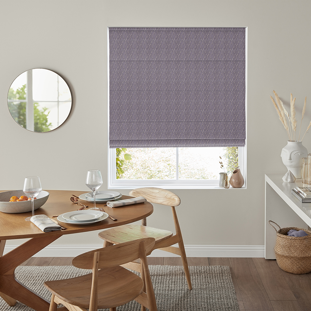 Annika Iris Roman Blind